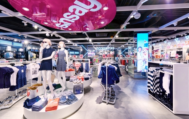 潮流服裝專賣店店面裝修設(shè)計圖